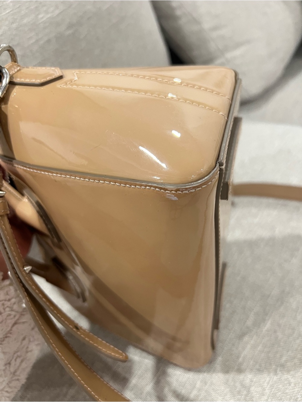Givenchy Antigona Mini Patent Leather Bag - Picture 9 of 13